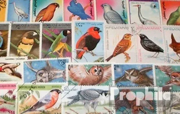 Motives 100 different Birds stamps