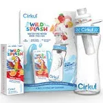 Cirkul 16oz Botella de Agua de Plástico Kit de Inicio con Tapa Azul, 1 Cartucho de Sabor (Wild Splash Ponche de Loro)