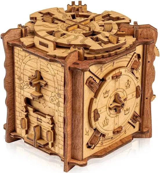 Cluebox Cambridge Labyrinth - Escape Room in A Puzzle Box