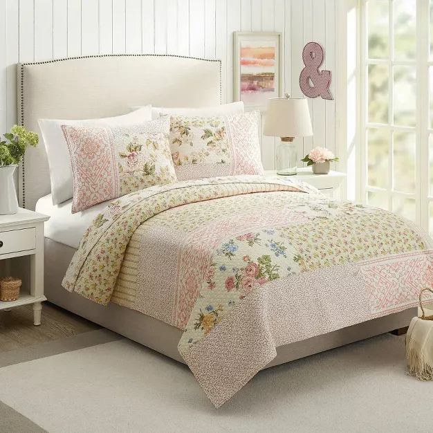 Sweet Blooms Quilt Pink - Mary Jane's Home