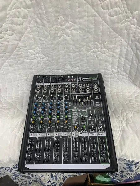 Mackie ProFX8v2 8-Channel Effects Mixer with USB