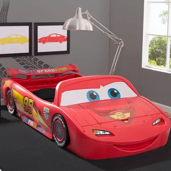 New New Pixar Cars Lightning McQueen Toddler-To-Twi<wbr/>n Bed with Toy Box