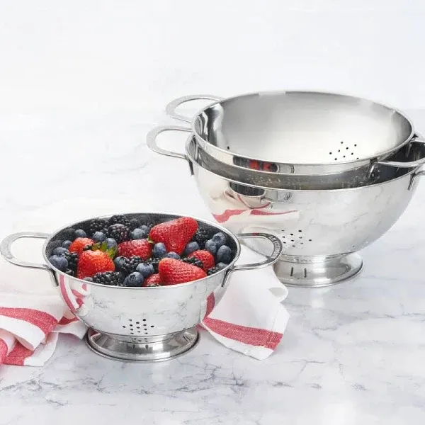 Le Creuset Set of 3 Stackable Colanders