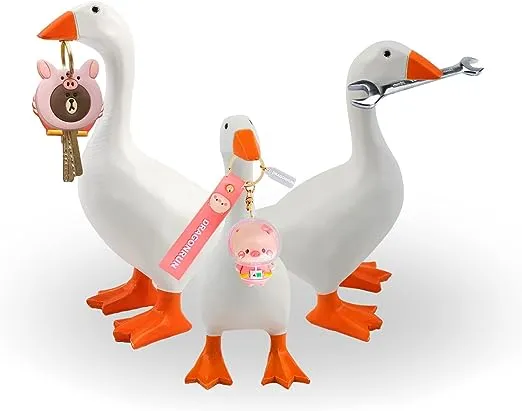 Magnetic Goose Statue Cute Key Holder 1 Pack Home Decoration Hanging Rack Table Desk Sculpture Funny Bedroom Decor Housewarming Gift