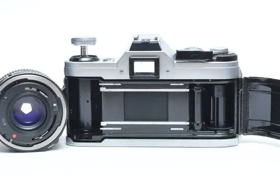 canon AE-1 35mm Film Camera w/ 50mm 1:1.8 Lens 876