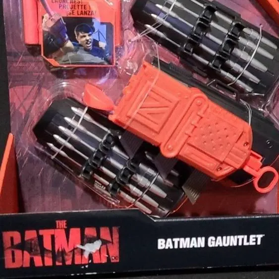 DC Comics DC Batman Gauntlet With Launcher Interactive Toy The Batman Movie New ...