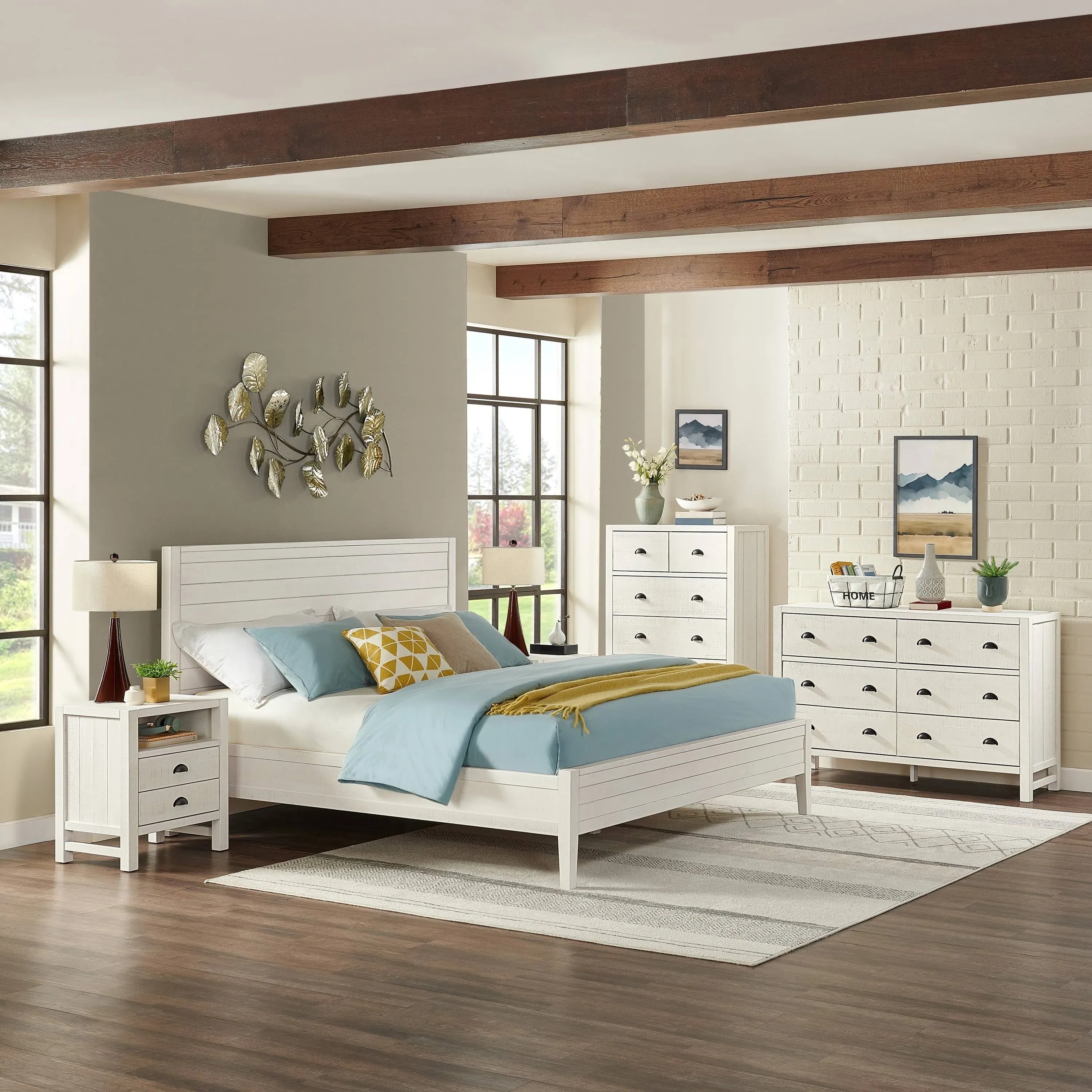 Arden 5-Piece White Wood Bedroom Set with King Bed/Two Nightstand/Chest/Dresser