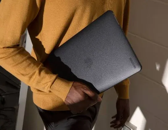 InCase - Hardshell Dot Case for The 2020 and M1 2020 13" MacBook Pro 1