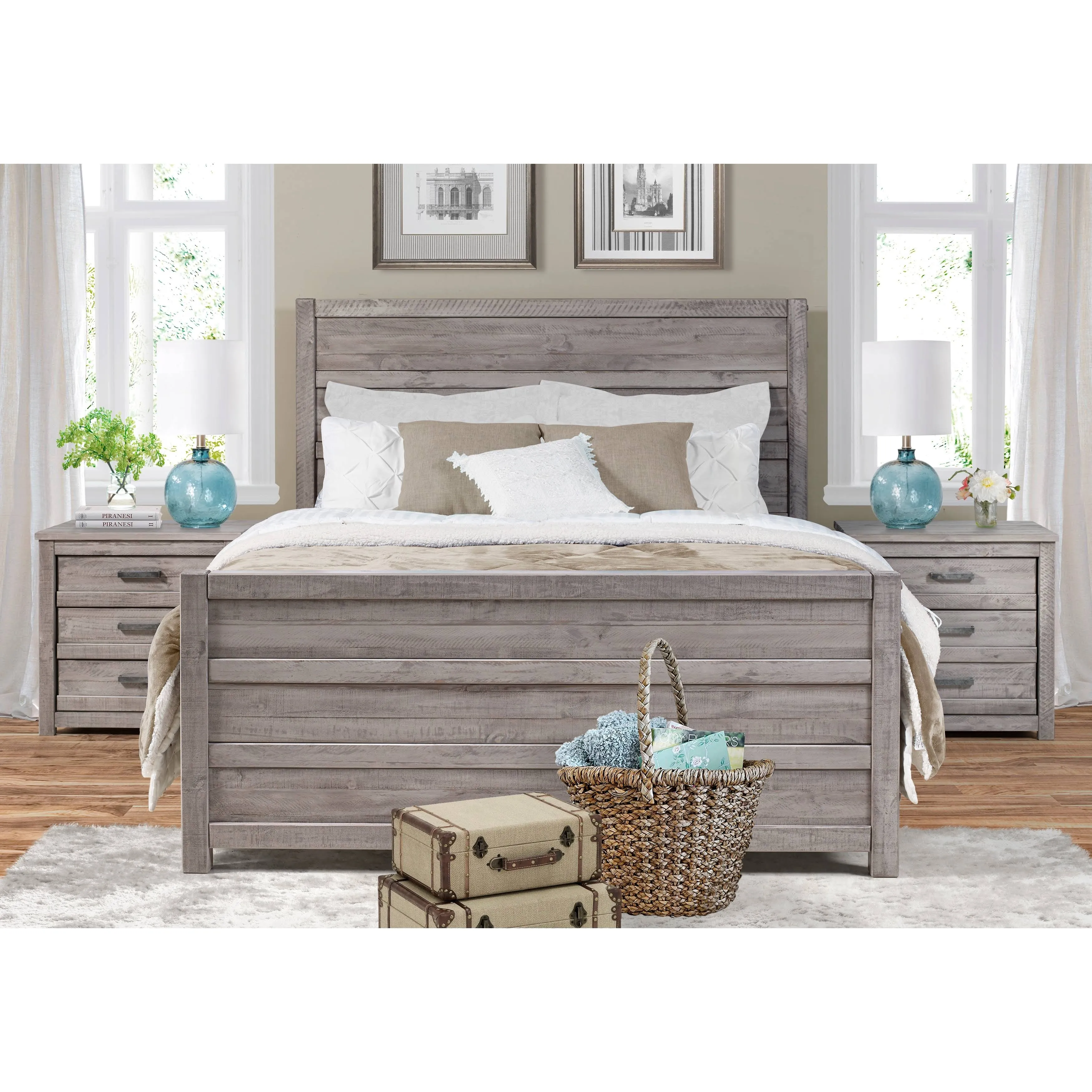 Romney Solid Wood Standard Bed Three Posts Color: Antique Gray Size: Queen