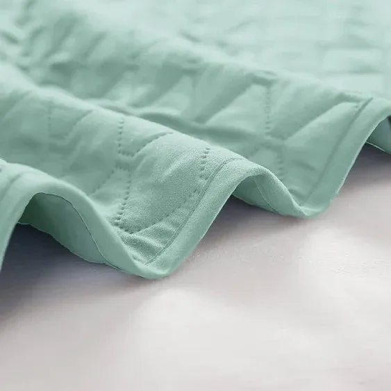 Exclusivo Mezcla Ultrasonic Reversible Twin Quilt Bedding Set with Pillow Sham, Lightweight Quilts Twin Size, Soft Bedspreads Bed Coverlets for All Seasons - (Mint Green, 68"x88")