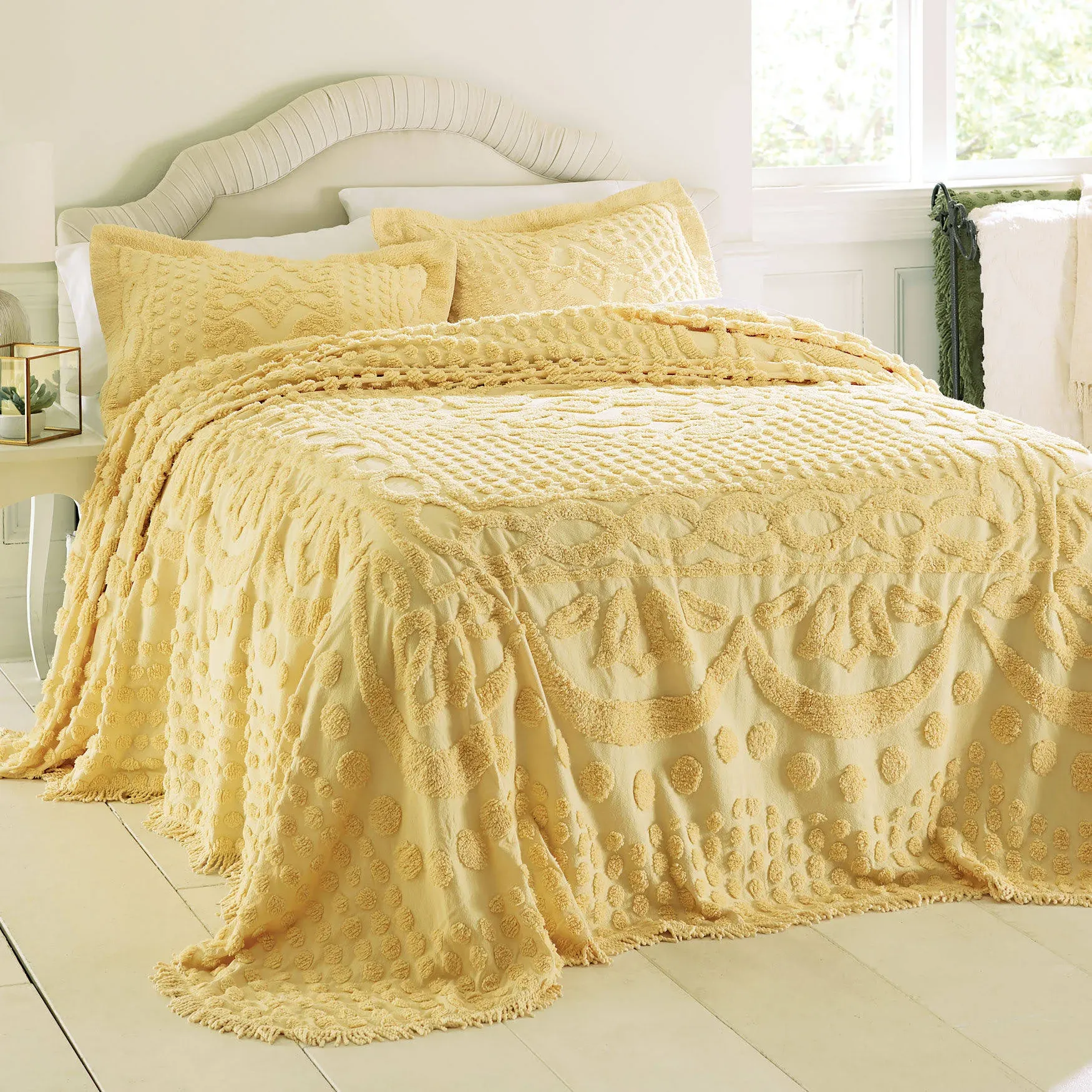 BrylaneHome Bedding Lightweight All Season Georgia Chenille Bedspread Ultra-Soft 100% Cotton with Medallion Pattern - King, Sunshine Yellow