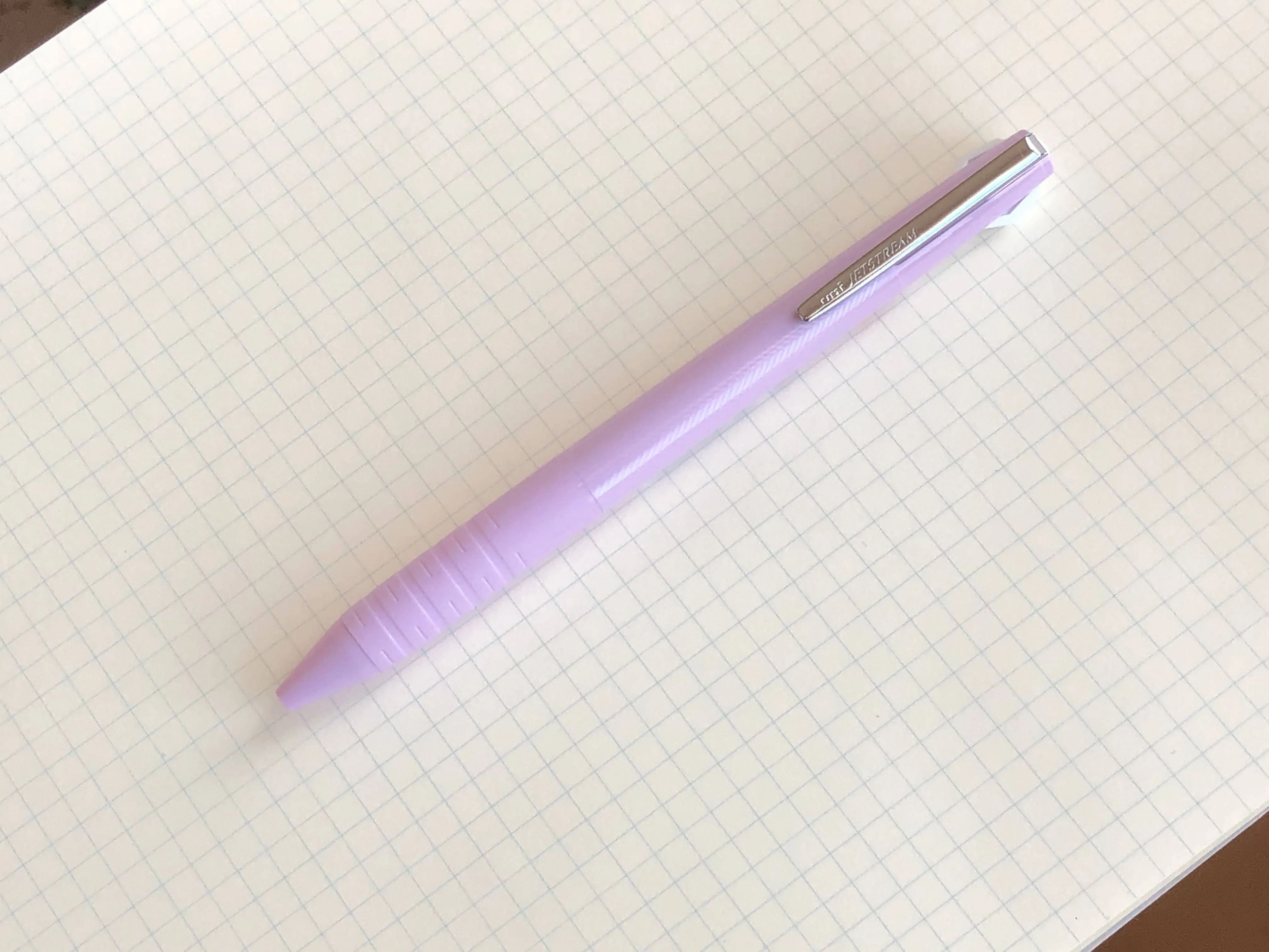 Uni Jetstream Slim Compact, 3 Colors Ballpoint Pen (Black, Red, Blue) 0.38mm, Lavender Body (SXE3JSS38.34)