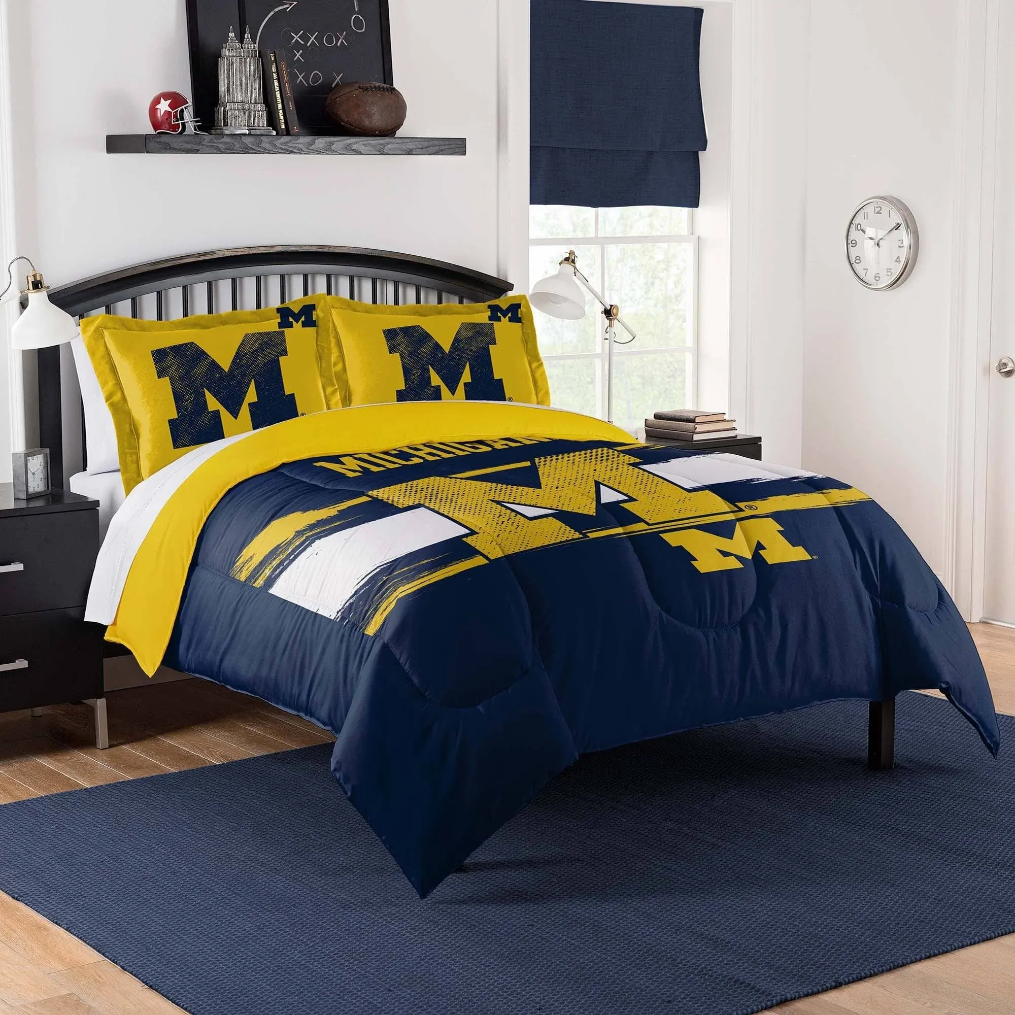 NORTHWEST NCAA Michigan Wolverines Comforter & Sham Set Full/Queen